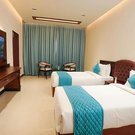 Blue Castle Otel Thiruvananthapuram Dış mekan fotoğraf