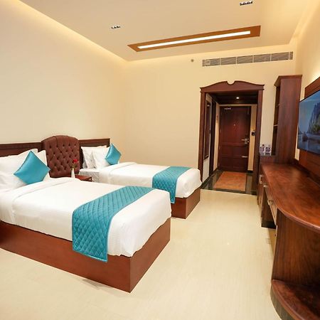 Blue Castle Otel Thiruvananthapuram Dış mekan fotoğraf