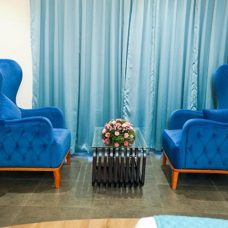 Blue Castle Otel Thiruvananthapuram Dış mekan fotoğraf