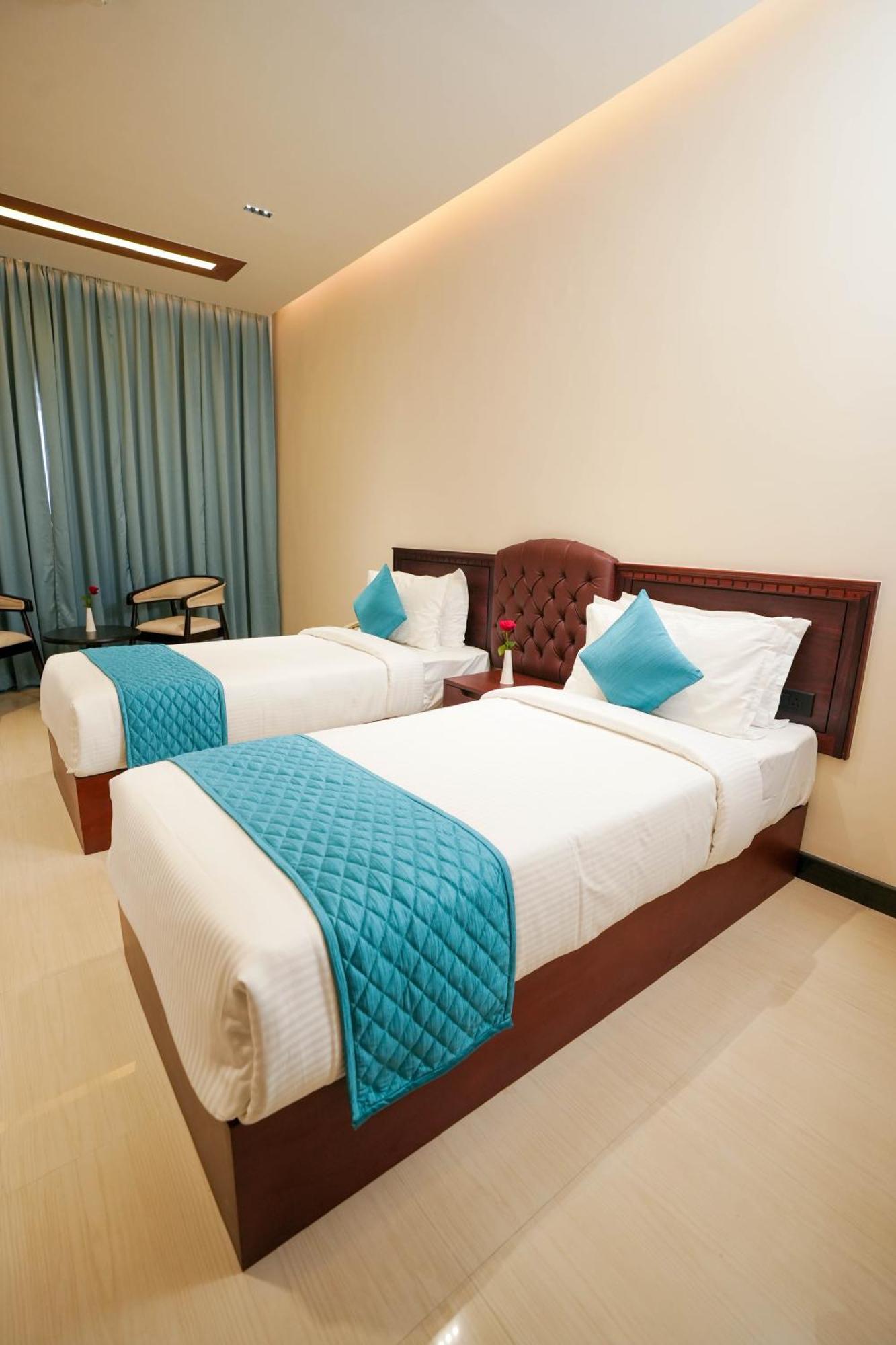 Blue Castle Otel Thiruvananthapuram Dış mekan fotoğraf