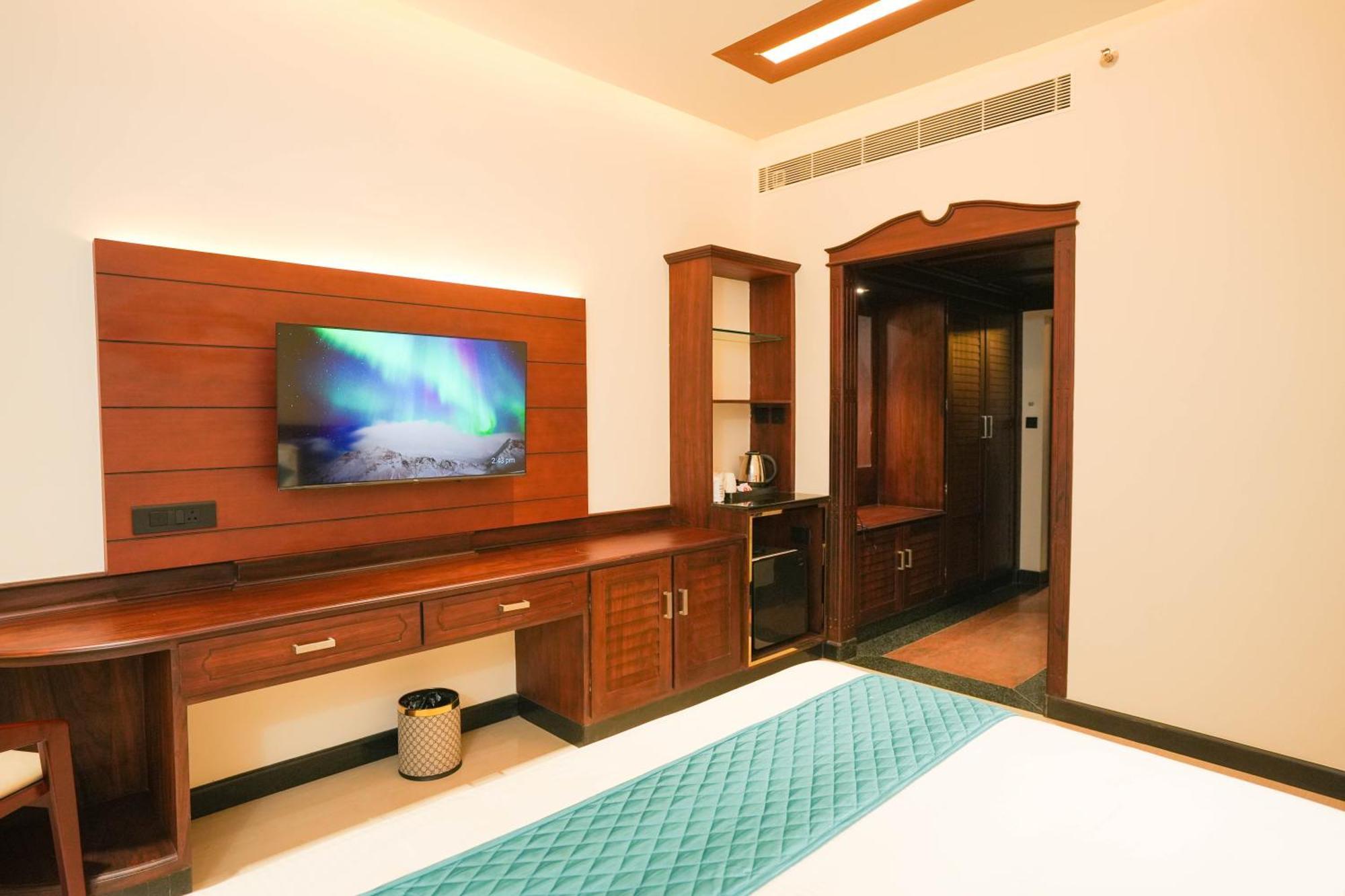 Blue Castle Otel Thiruvananthapuram Dış mekan fotoğraf